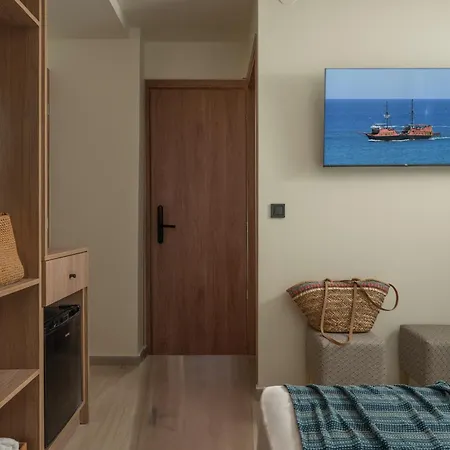 San Marine Hotel, Heart Of Chersonissos, Steps From The Sea فندق *